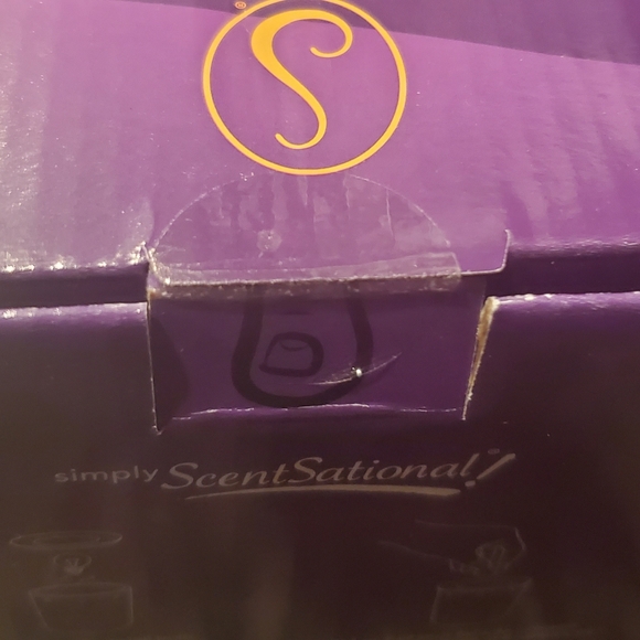 Full Size Fragrance Warmer - Dead Mans Toes (Bulb Included) - Picture 9 of 9